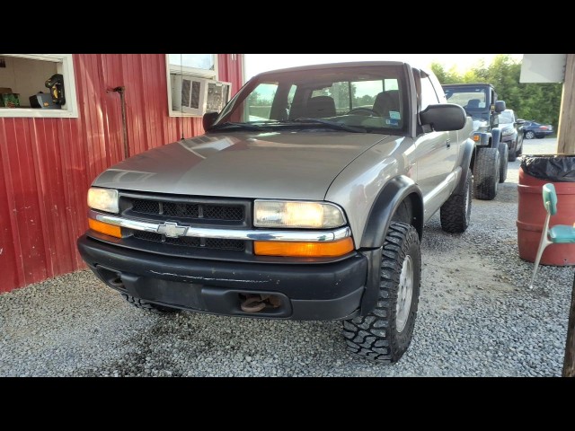BUY CHEVROLET S-10 2000 EXT CAB 123