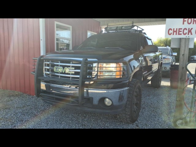BUY GMC SIERRA 1500 2008 4WD CREW CAB 143.5